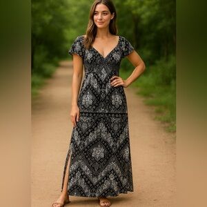 Lovestitch Black White Boho Print Maxi Dress S/M  Smocked Bodice  Side Slits